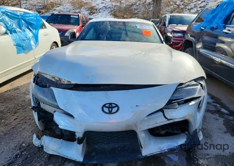 2021 Toyota Supra Base z USA, uszkodzony, nr VIN WZ1DB0C07MW042001